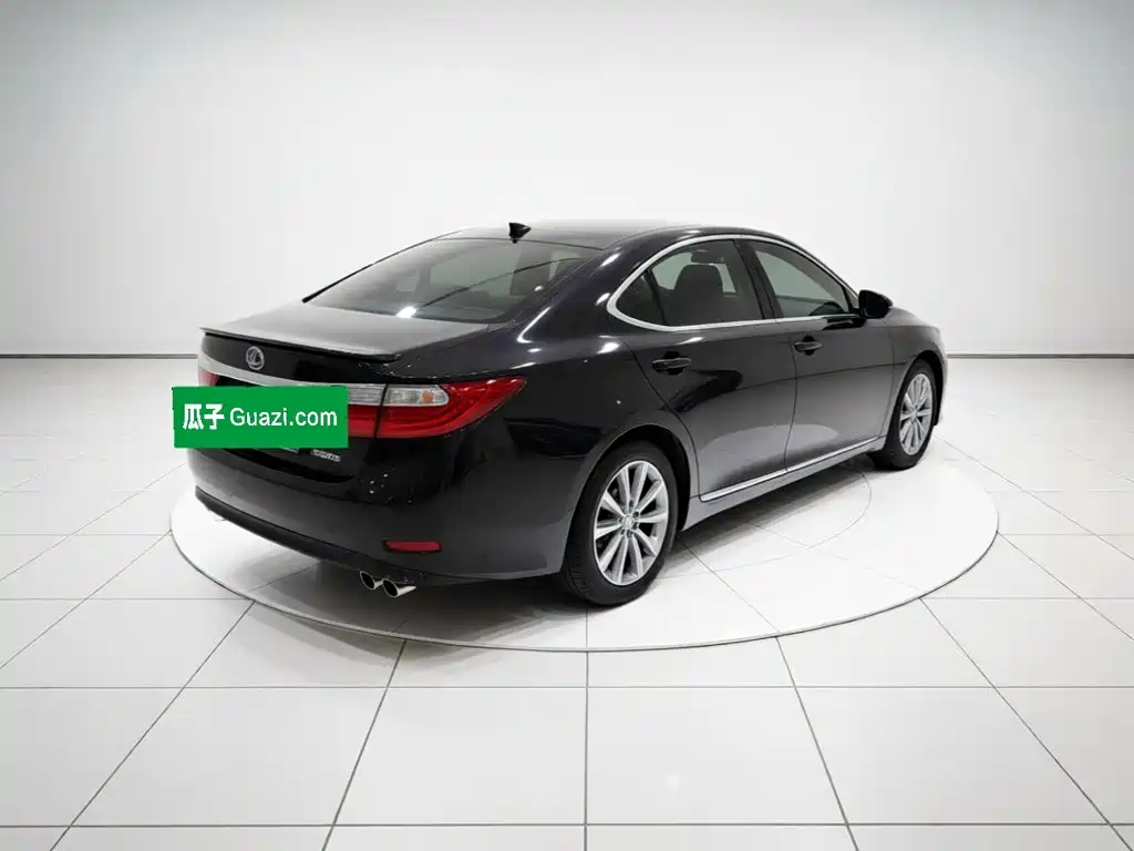 Lexus ES — миниатюра 6