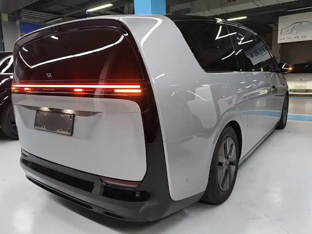 Li Auto Li MEGA — миниатюра 7