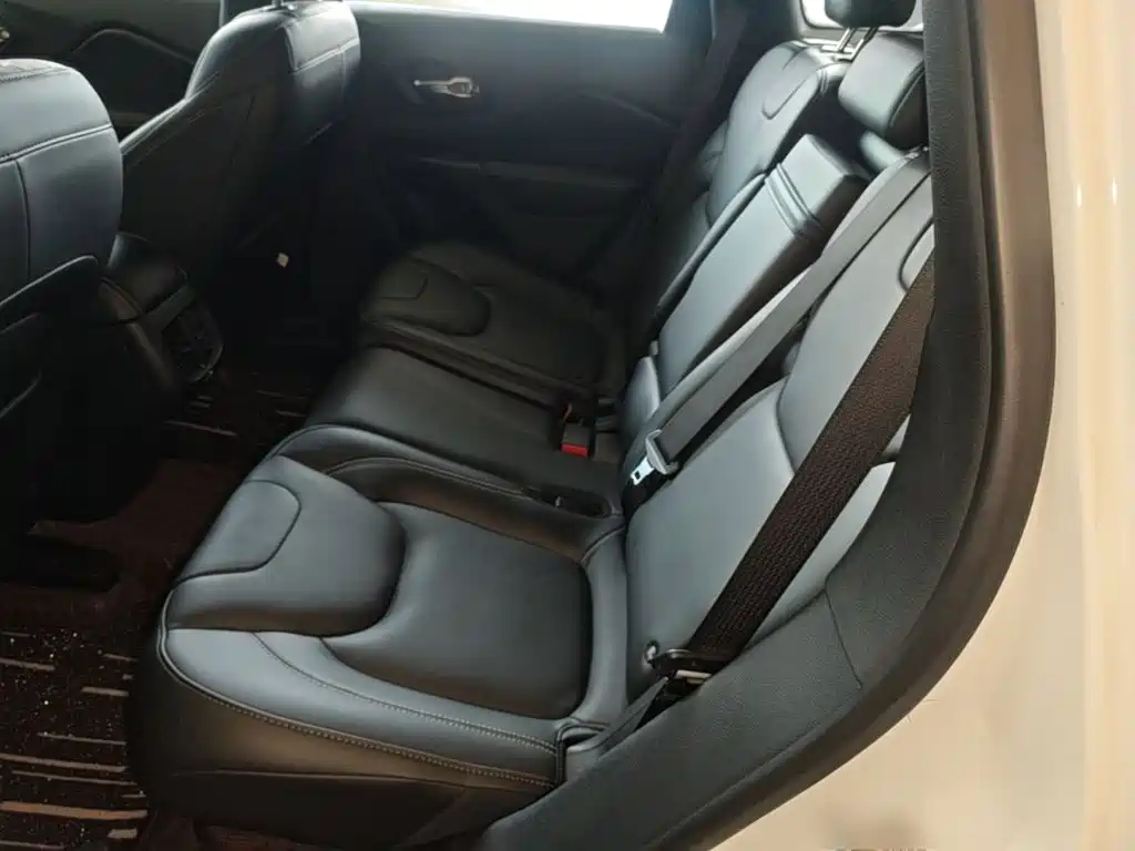Jeep Cherokee — миниатюра 17