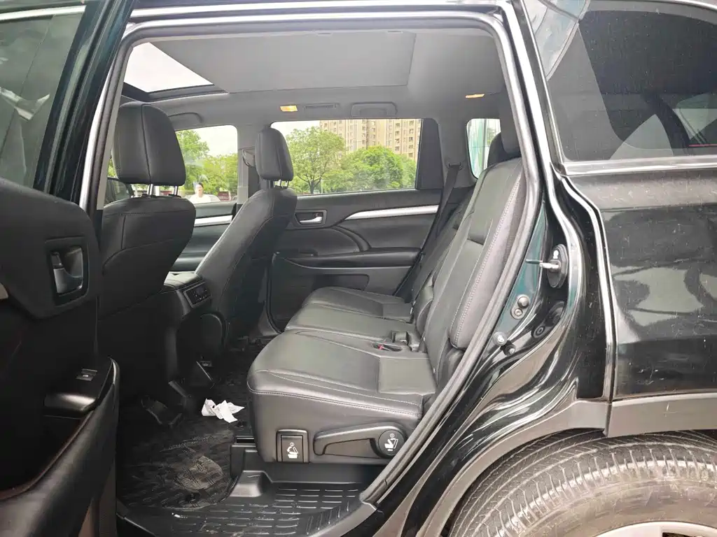Toyota Highlander — миниатюра 8