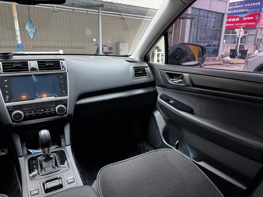 Subaru Legacy — миниатюра 5