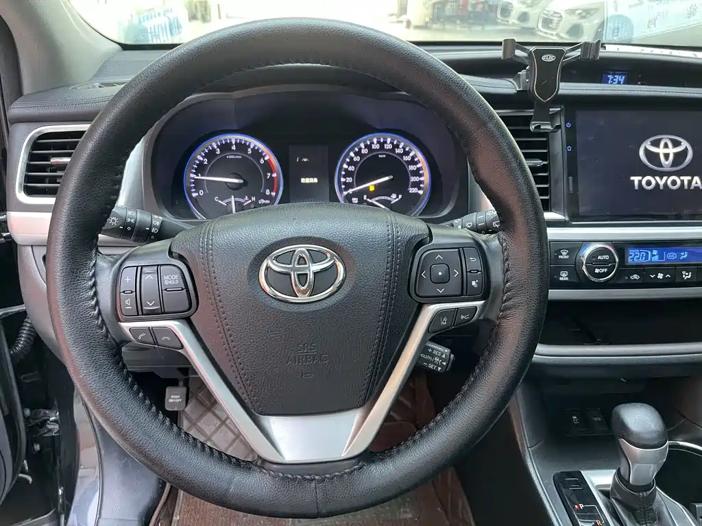 Toyota Highlander — миниатюра 14