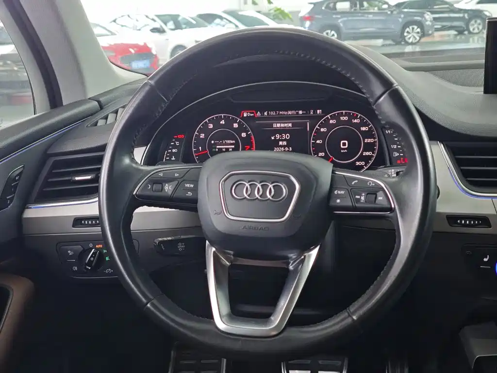 Audi Q7 — миниатюра 12