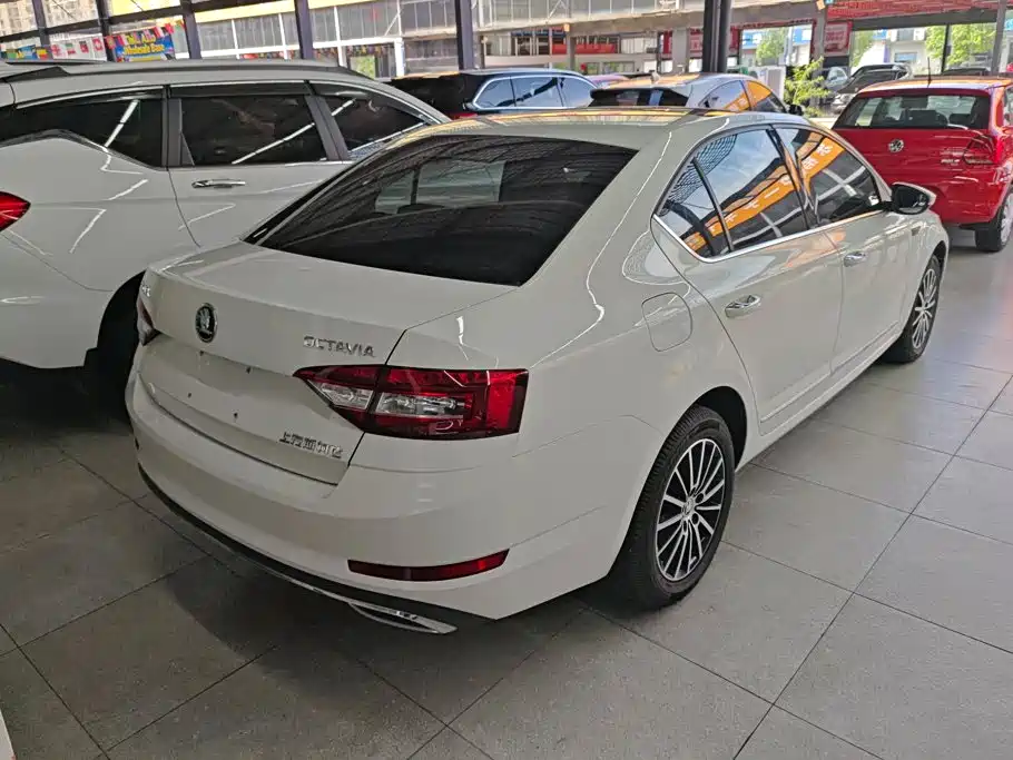 Skoda Octavia — миниатюра 3