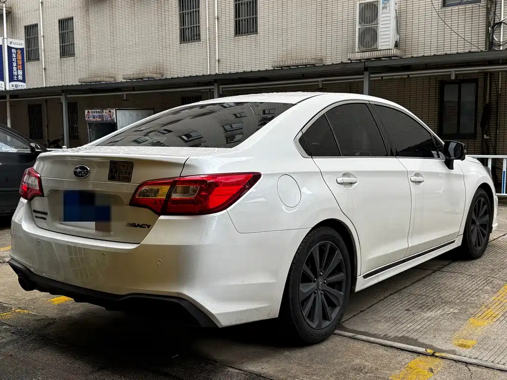 Subaru Legacy — миниатюра 11