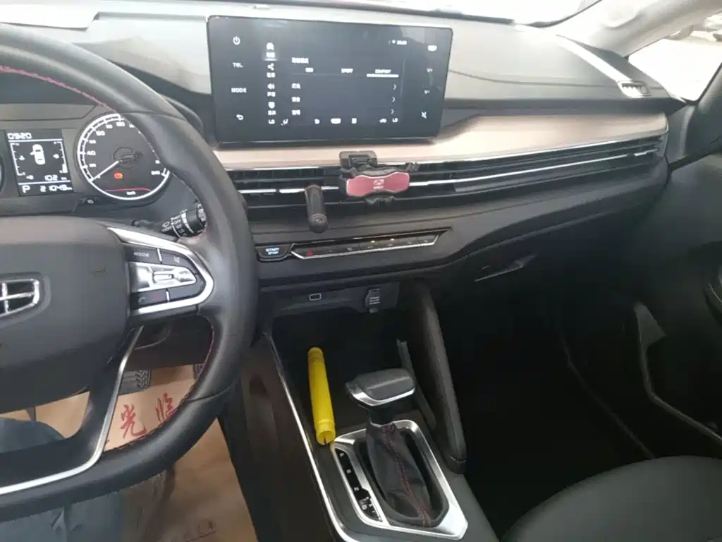 Geely Vision X3 — миниатюра 13