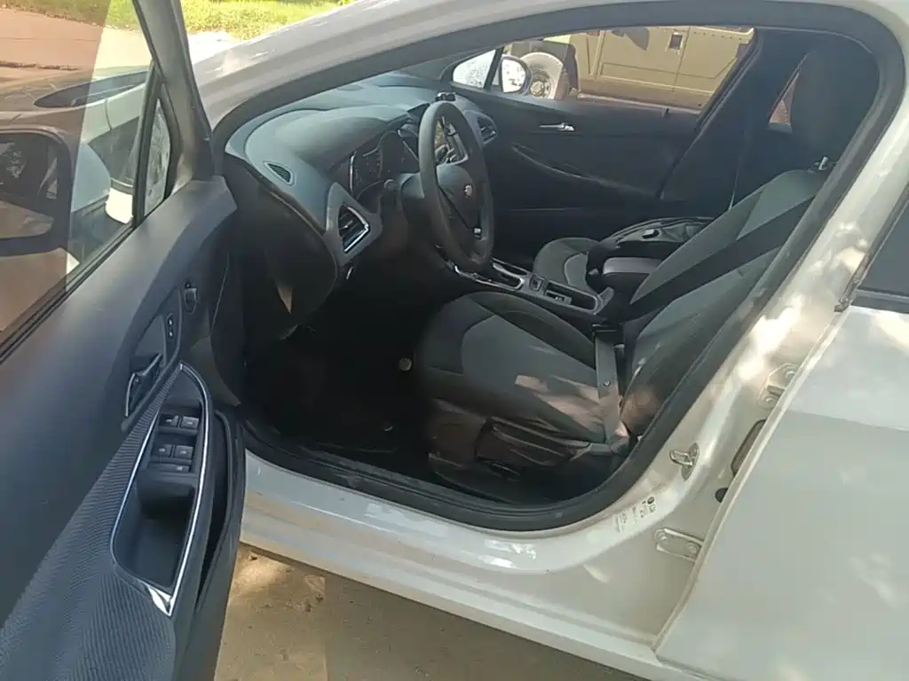 Chevrolet Cruze — миниатюра 16