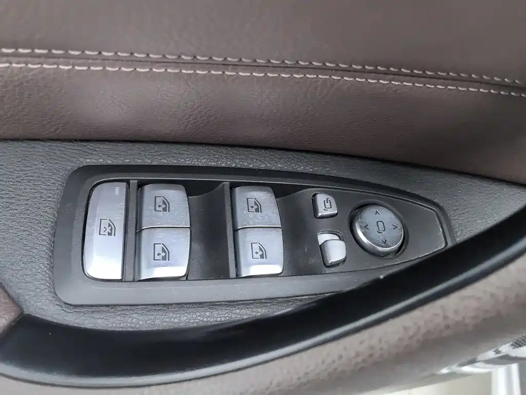 BMW X1 New Energy — миниатюра 9
