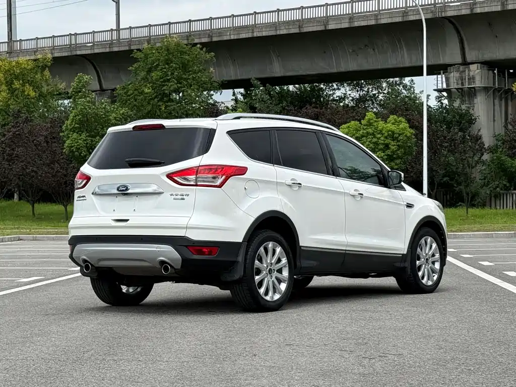 Ford Kuga — миниатюра 6