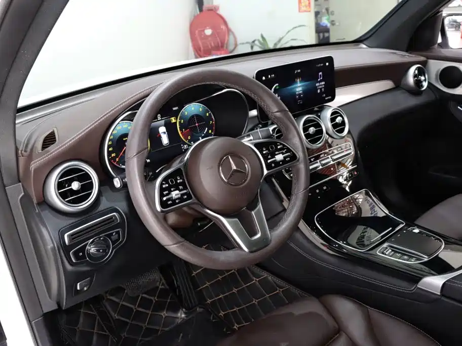 Mercedes-Benz GLC — миниатюра 10