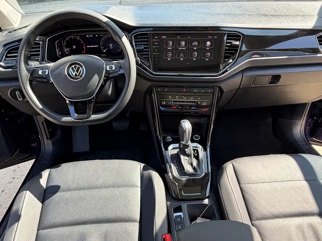 Volkswagen T-Roc — миниатюра 16