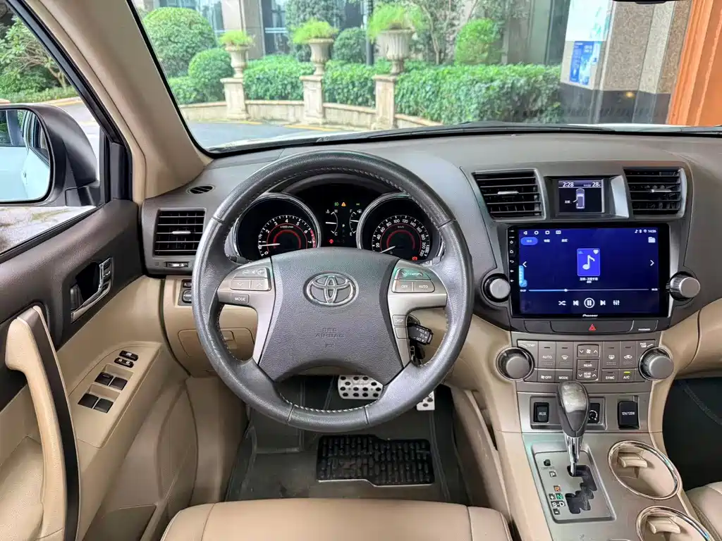 Toyota Highlander — миниатюра 12