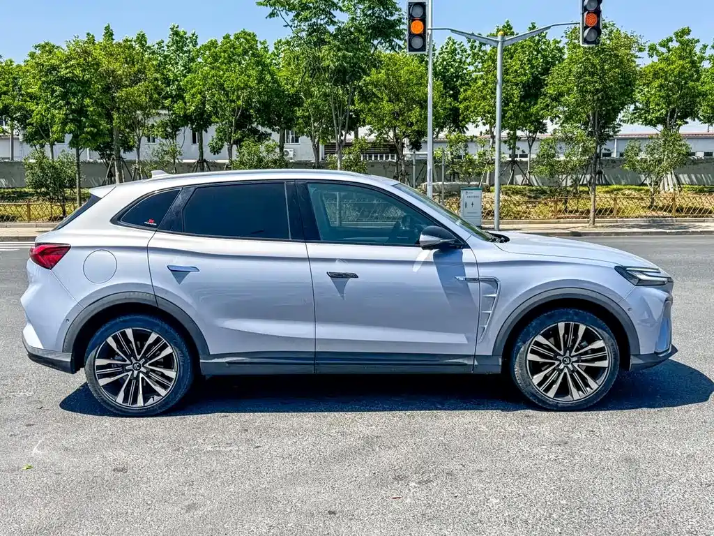 Roewe Feifan MARVEL R — миниатюра 4