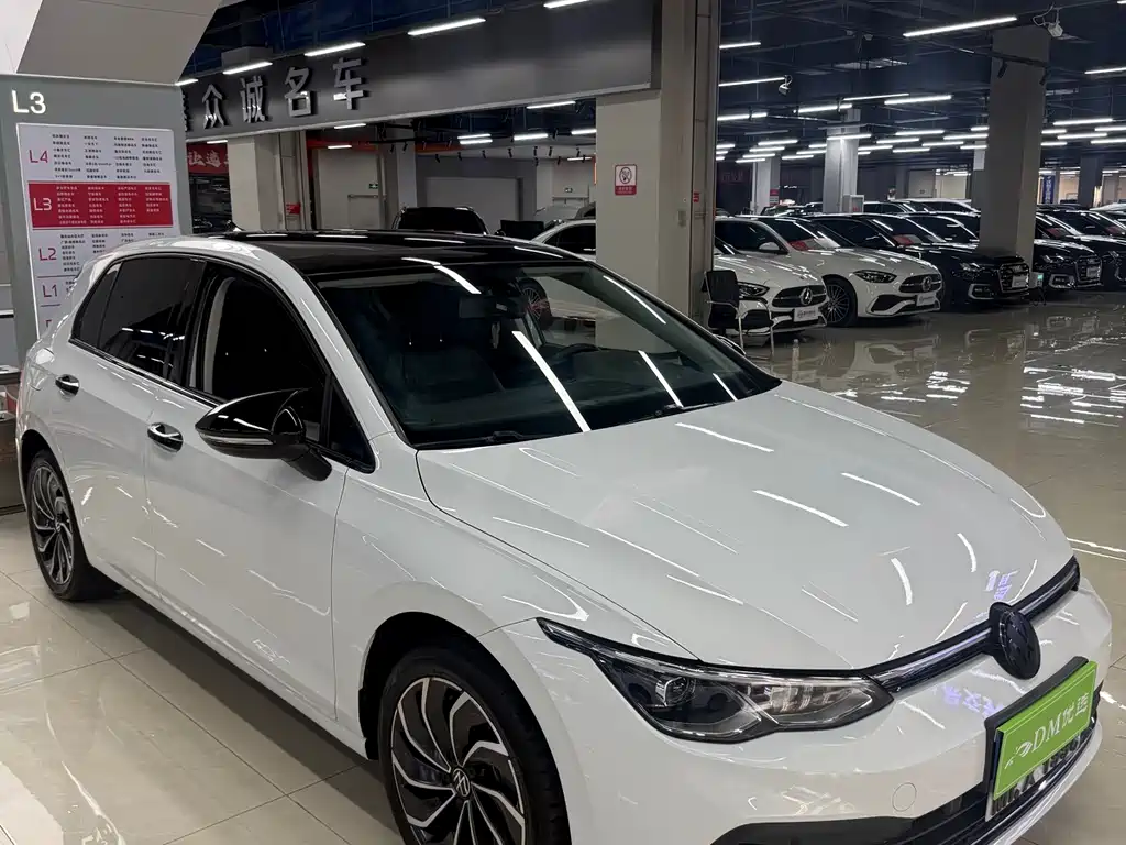 Volkswagen Golf 2023