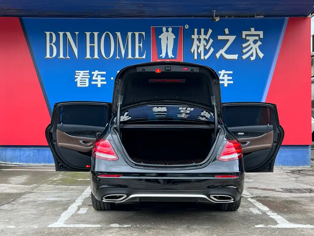 Mercedes-Benz E-Class — миниатюра 9