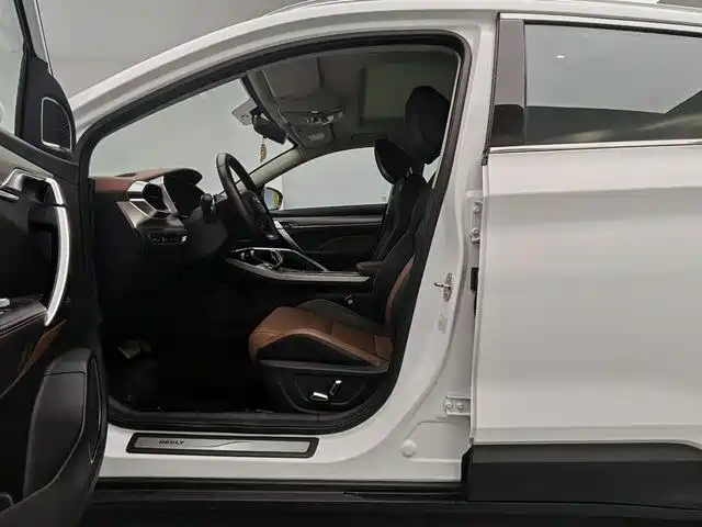 Geely Binyue — миниатюра 7