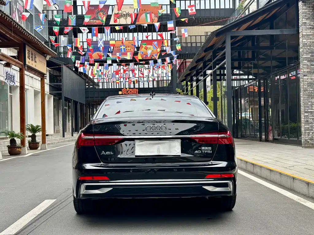 Audi A6L 2023 40 TFSI Luxury
