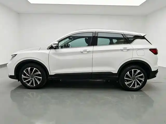 Geely Binyue — миниатюра 19