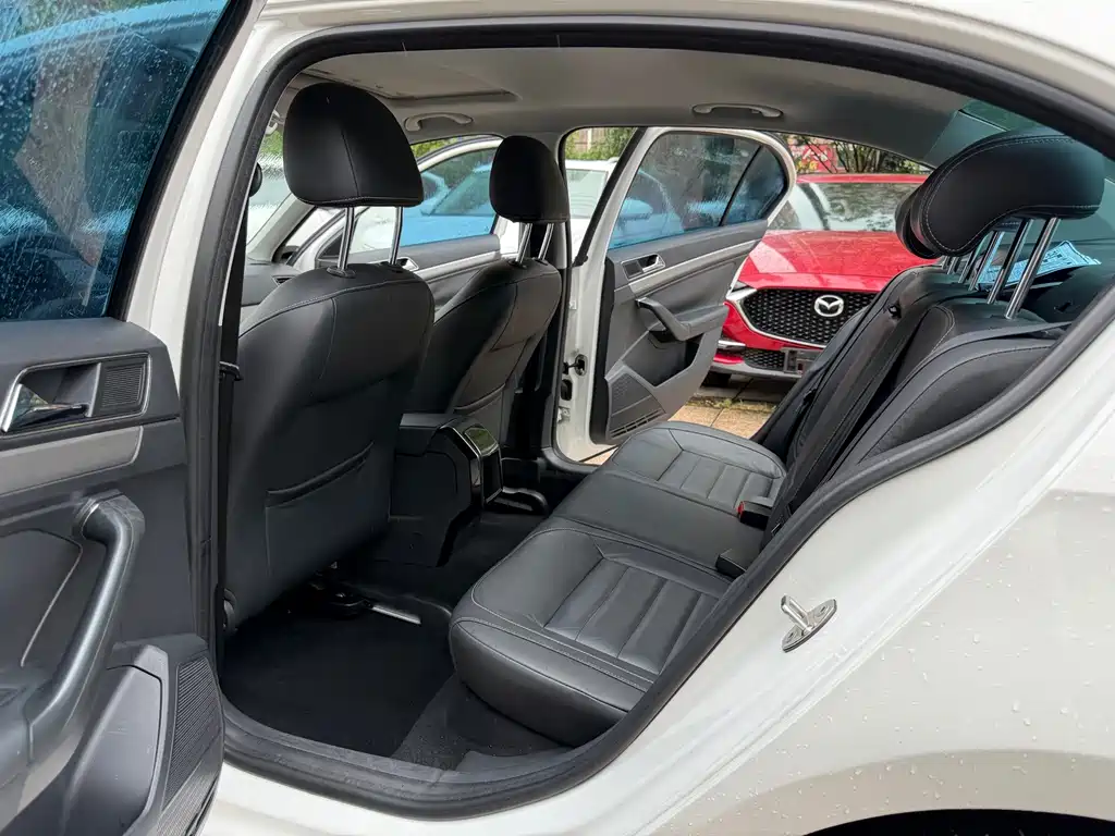 Volkswagen Lavida — миниатюра 5