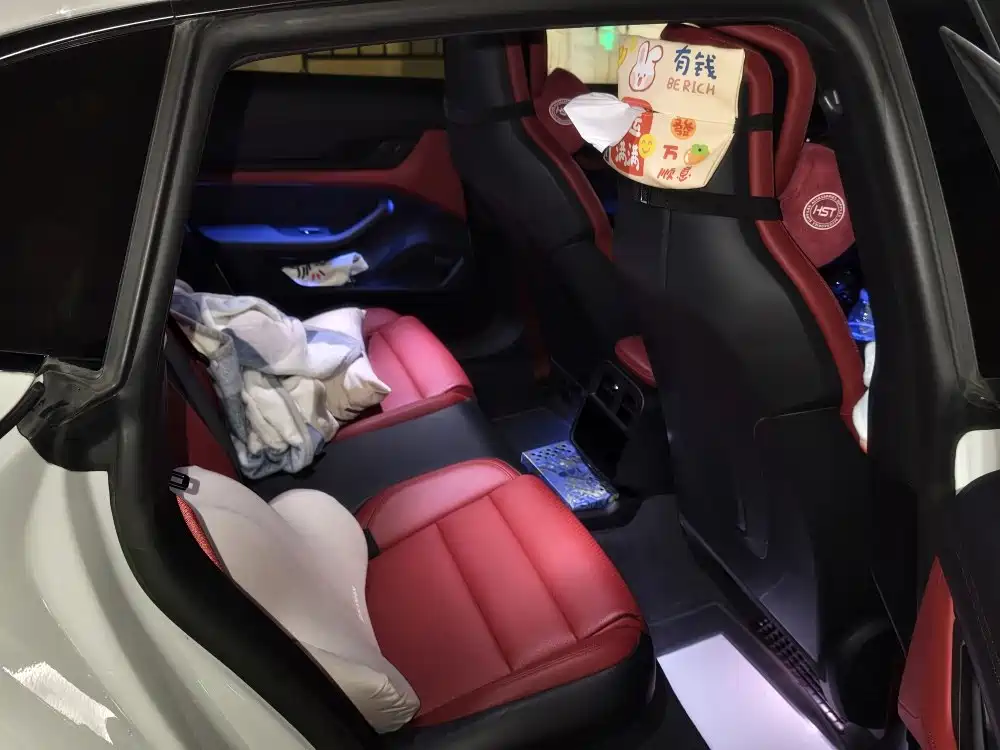 Porsche Taycan — миниатюра 6