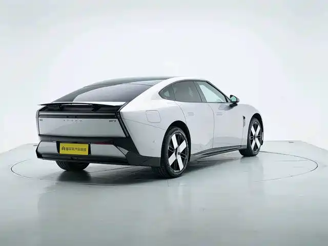 XPeng P7 — миниатюра 4