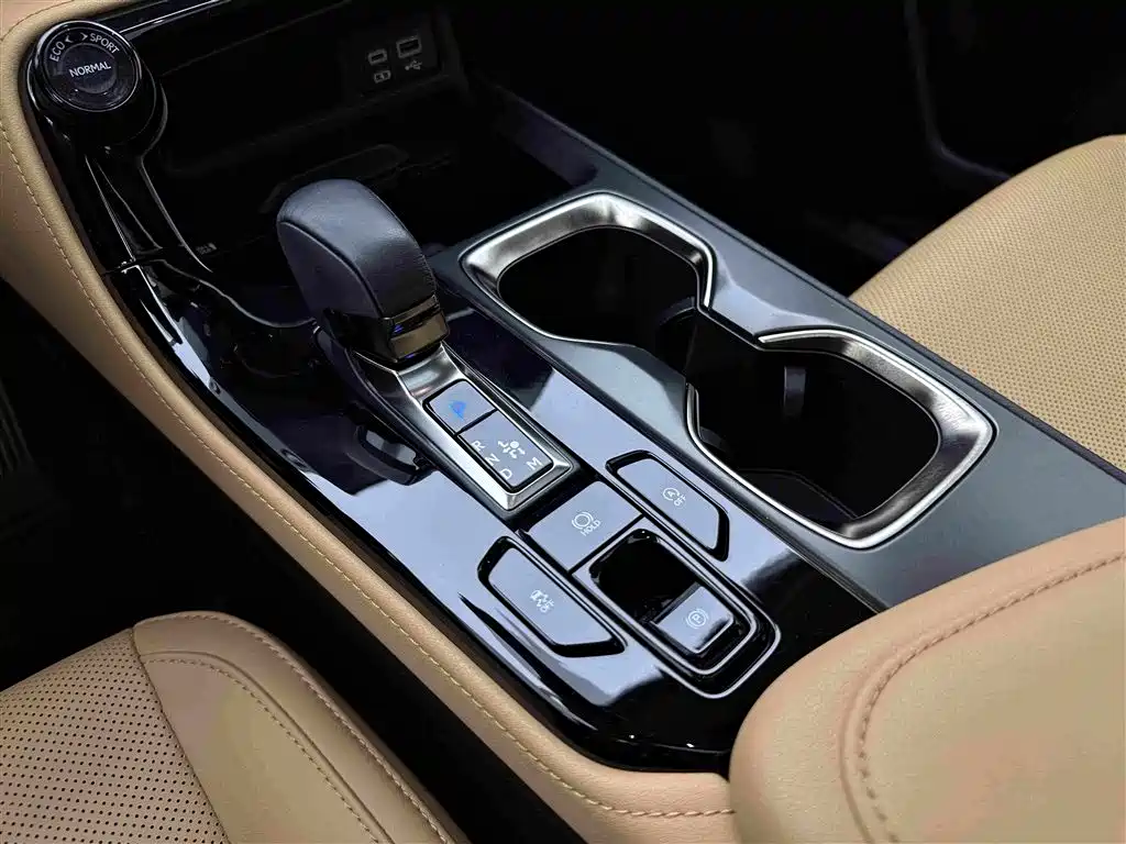 Lexus NX — миниатюра 12
