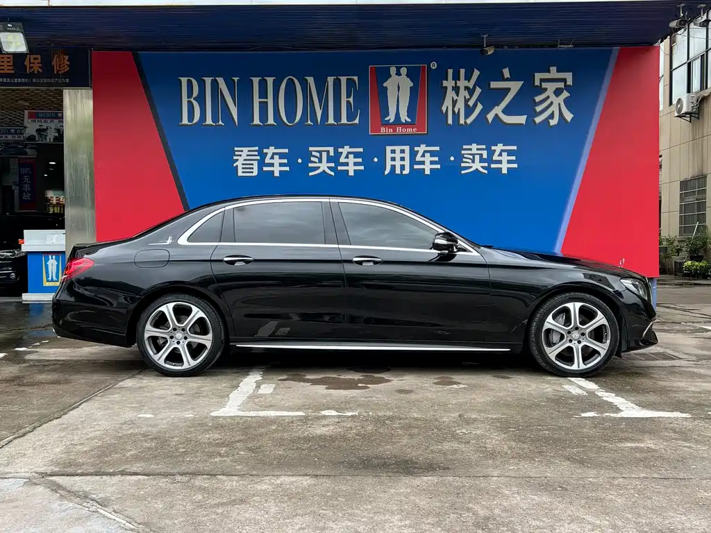 Mercedes-Benz E-Class — миниатюра 7