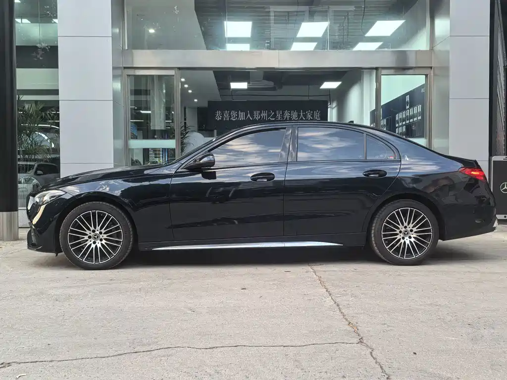 Mercedes-Benz C-Class — миниатюра 5
