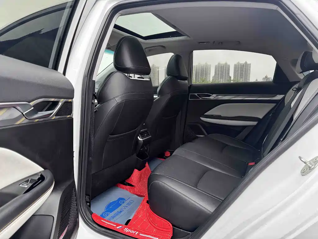 Geely Emgrand L — миниатюра 8