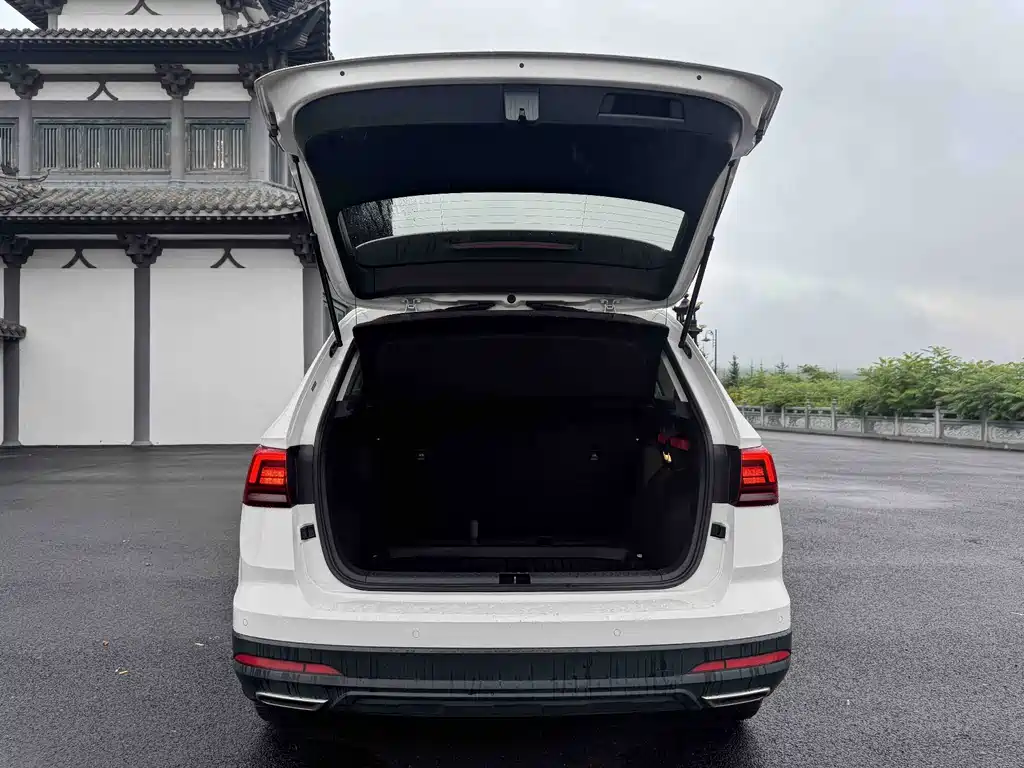 Geely Emgrand L — миниатюра 18
