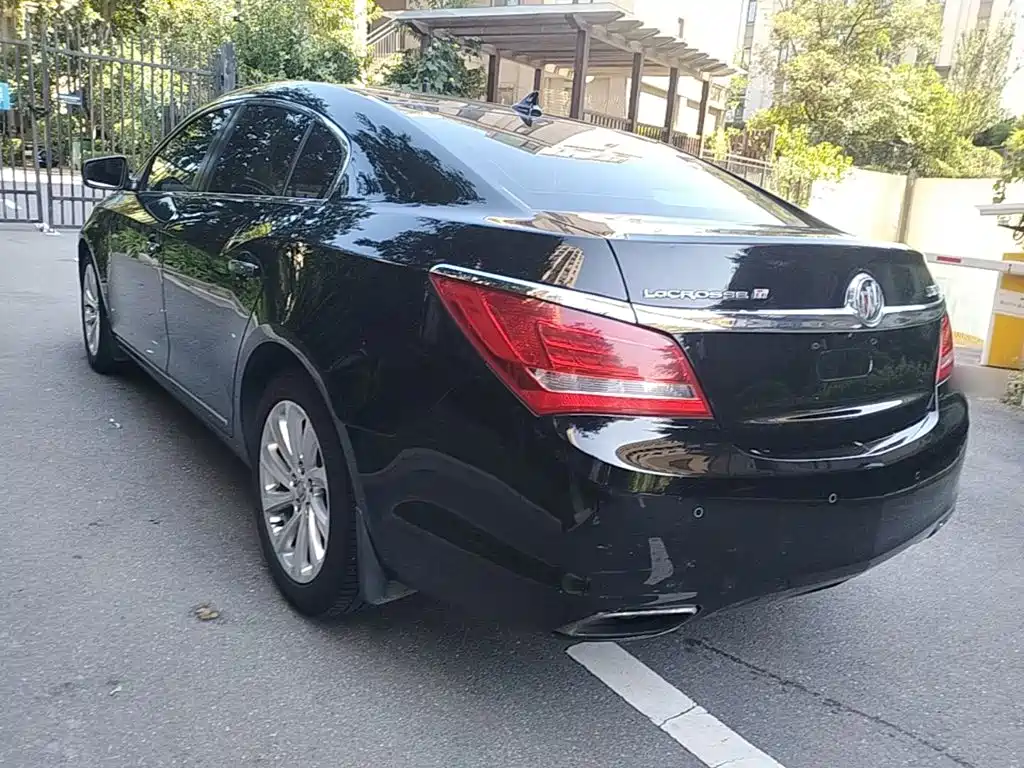 Buick LaCrosse — миниатюра 5