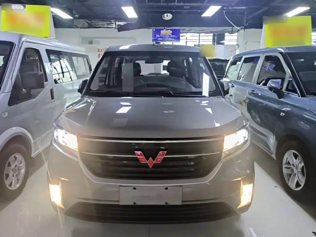 Wuling Hongguang PLUS — миниатюра 3