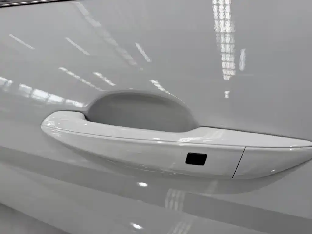 Hyundai Elantra — миниатюра 11