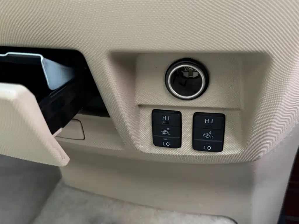 Toyota Previa — миниатюра 18