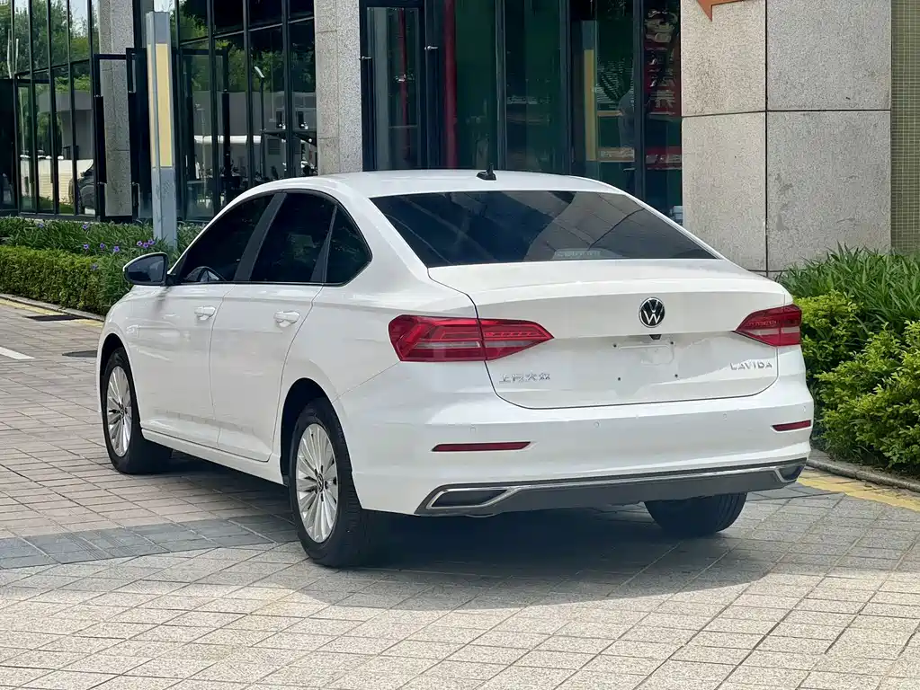 Volkswagen Lavida — миниатюра 7