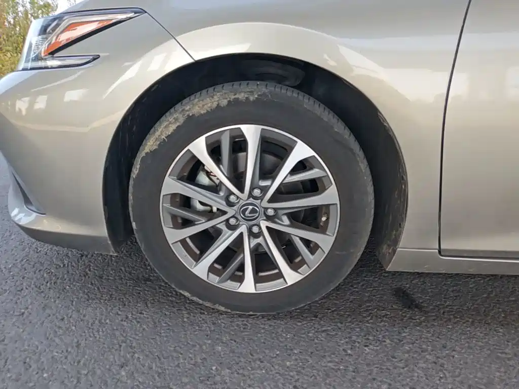 Lexus ES — миниатюра 23