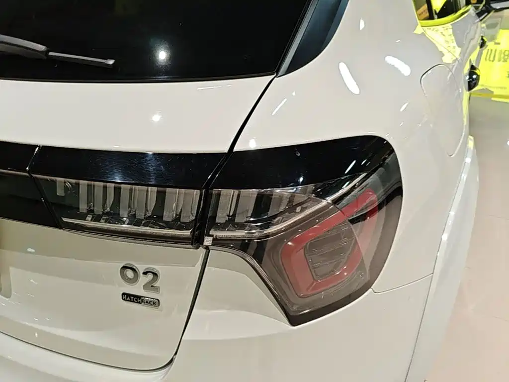 Lynk & Co 02 Hatchback — миниатюра 8