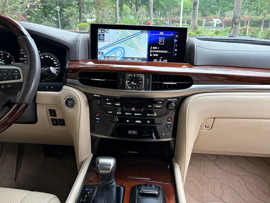 Lexus LX — миниатюра 20