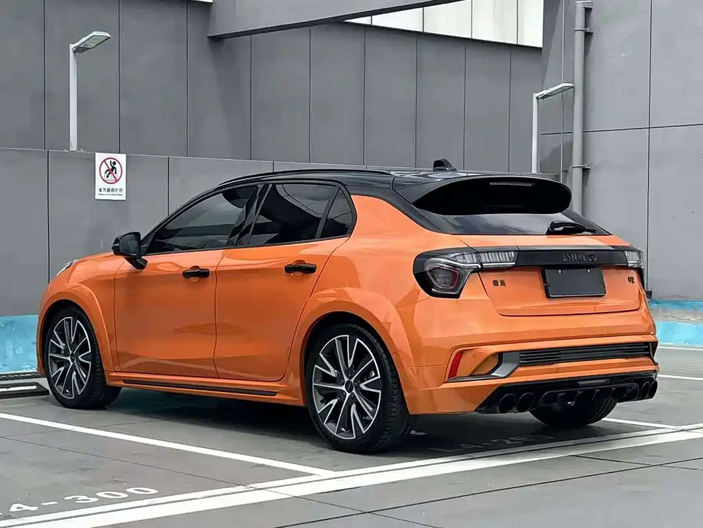 Lynk & Co 02 Hatchback — миниатюра 4