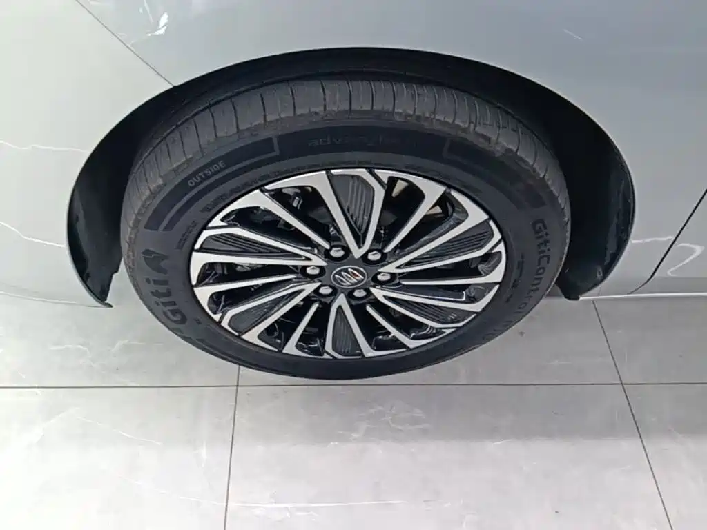 Buick GL8 Hybrid — миниатюра 23