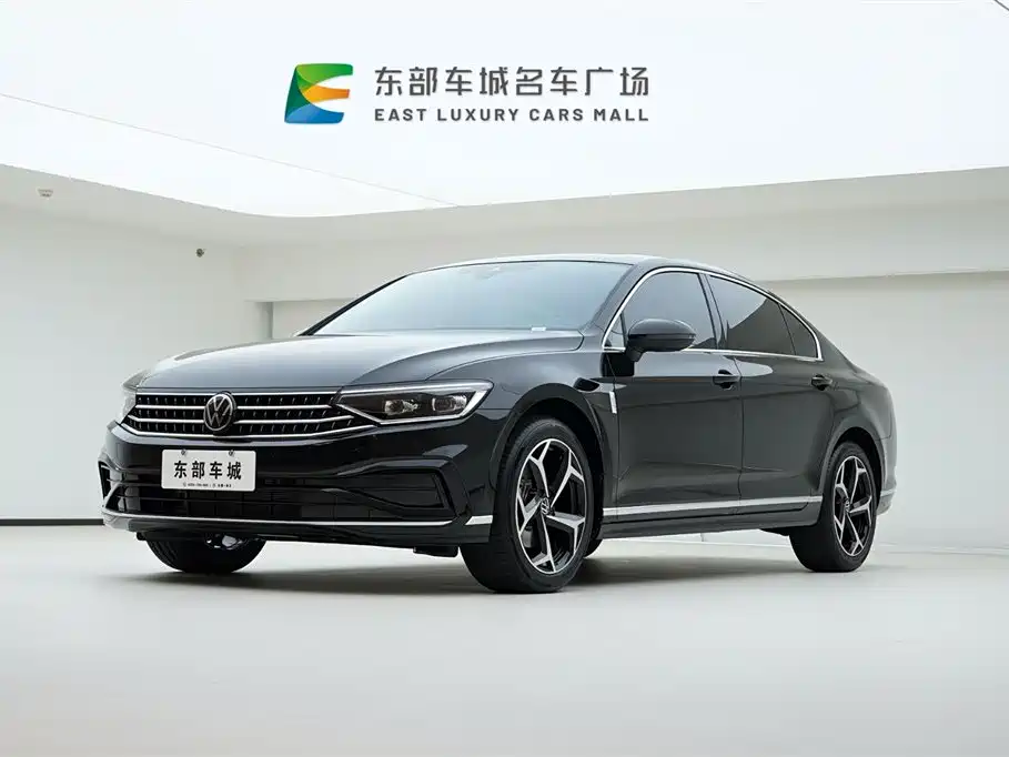 Volkswagen Magotan 2025