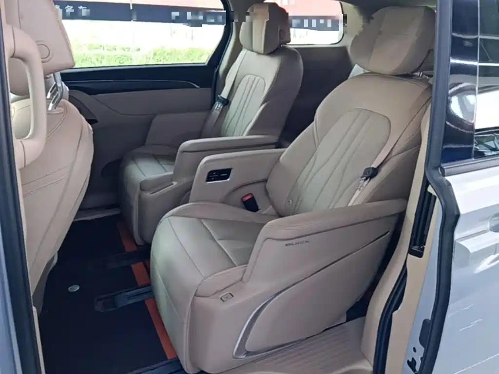 Buick GL8 Hybrid — миниатюра 17