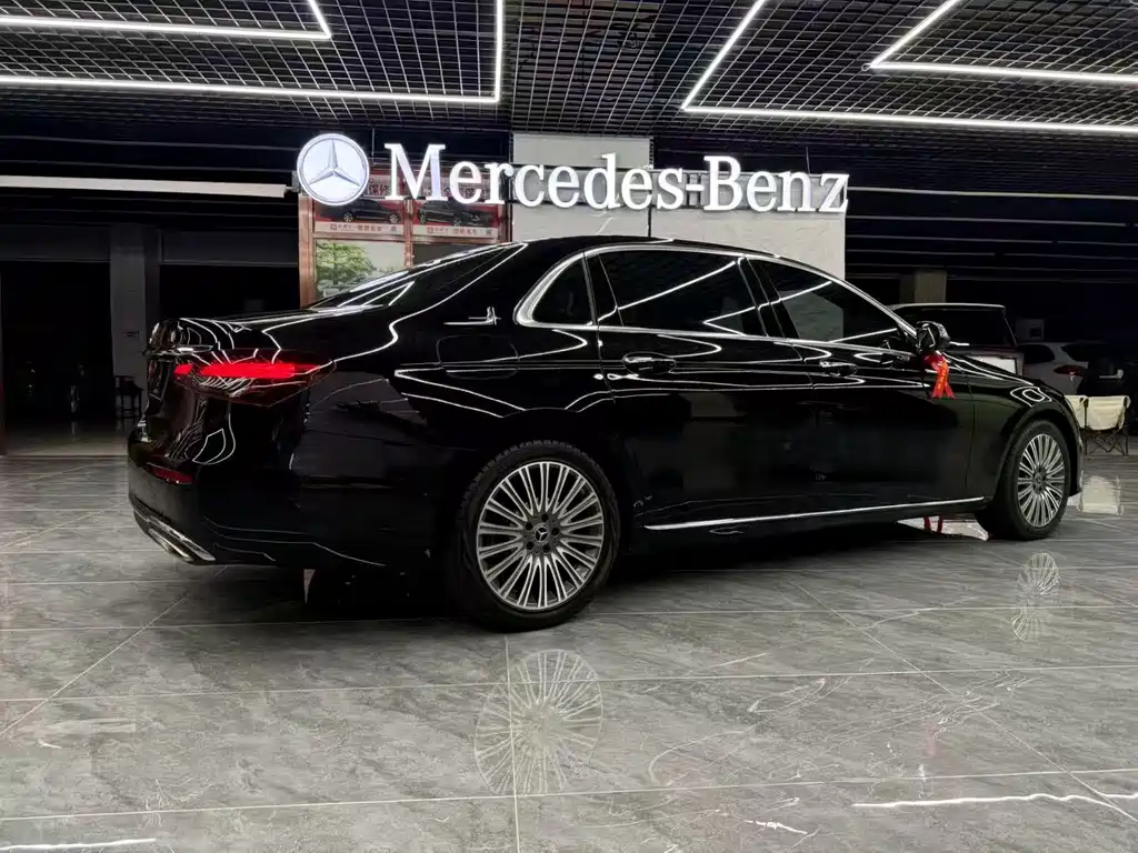 Mercedes-Benz E-Class — миниатюра 6