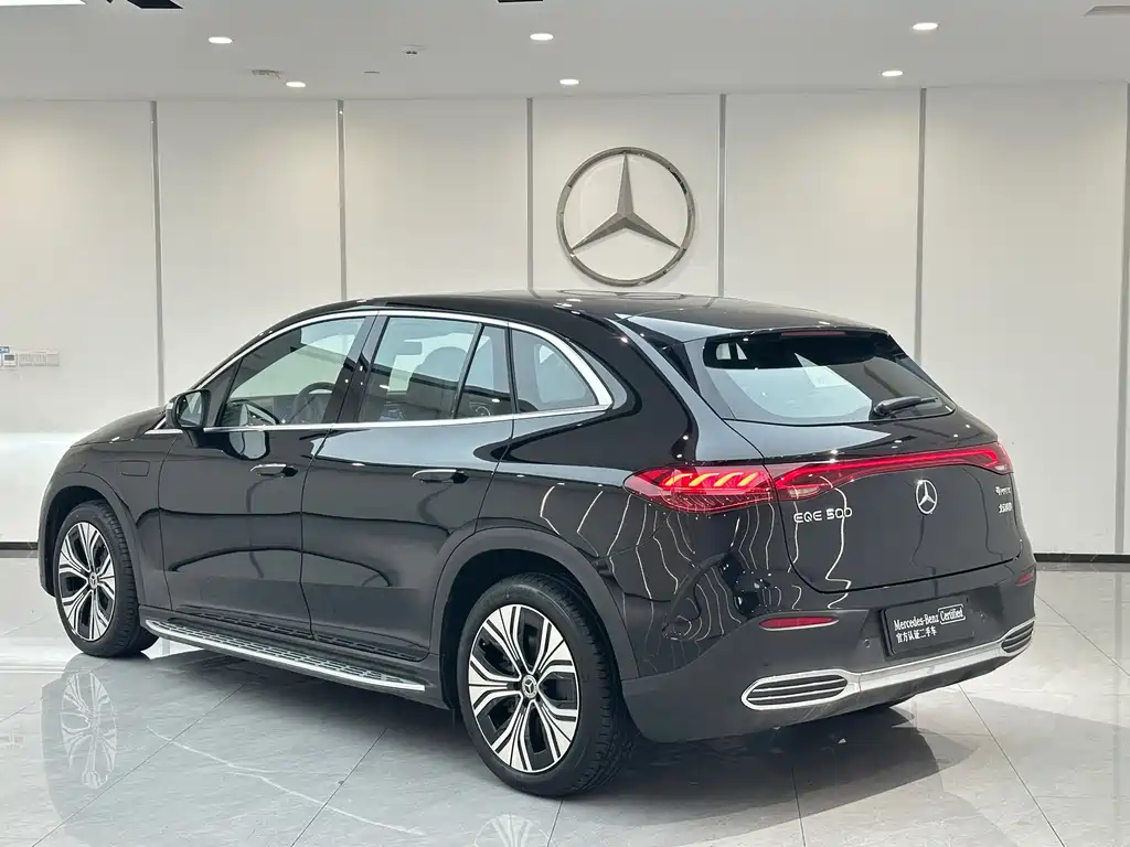 Mercedes-Benz EQE SUV — миниатюра 6