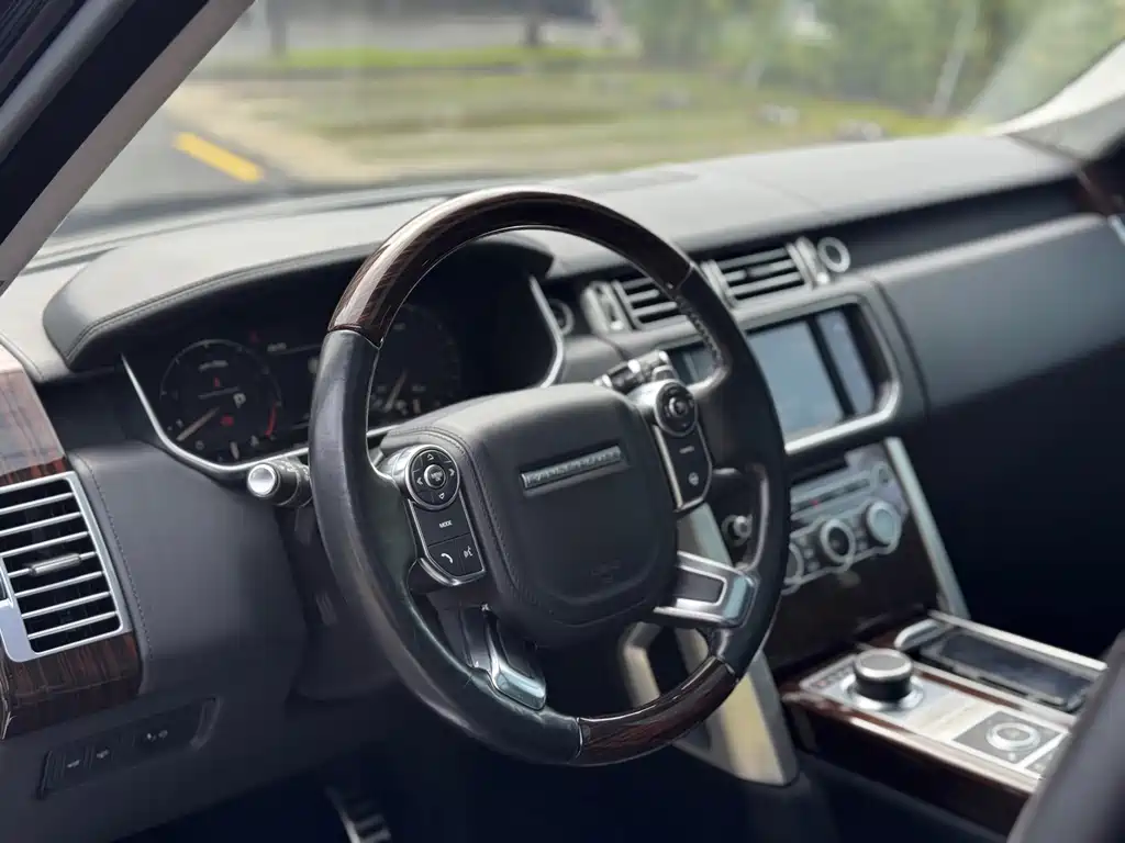 Land Rover Range Rover — миниатюра 16
