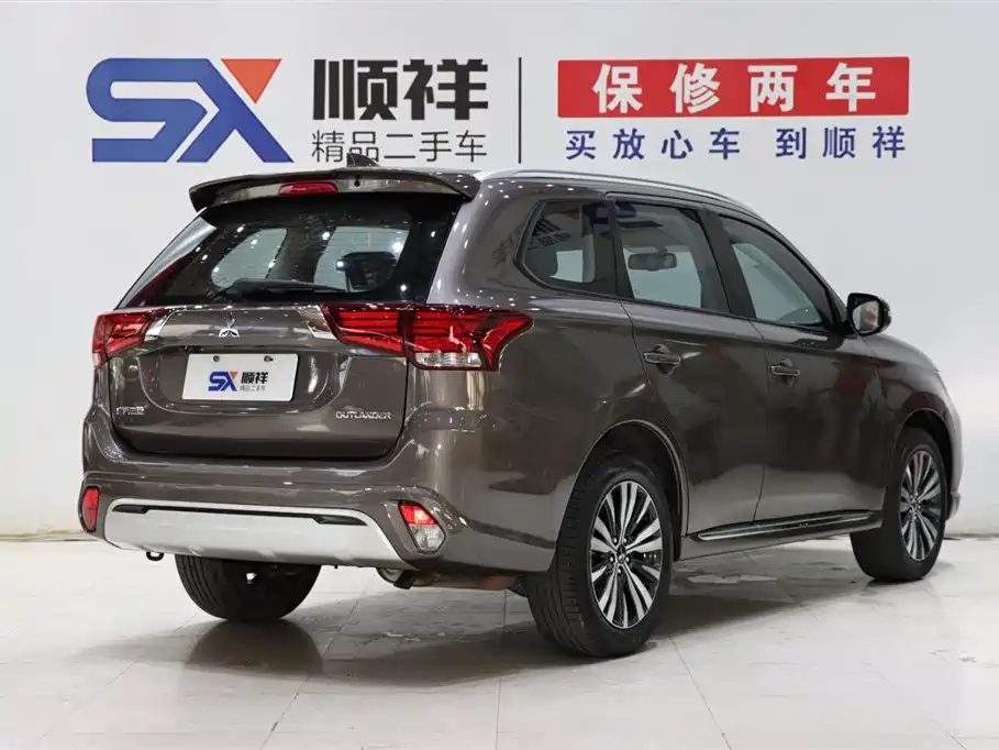 MITSUBISHI OUTLANDER