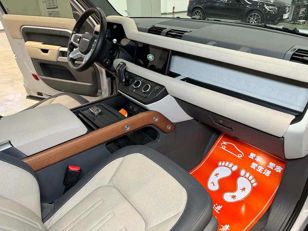 Land Rover Defender — миниатюра 9