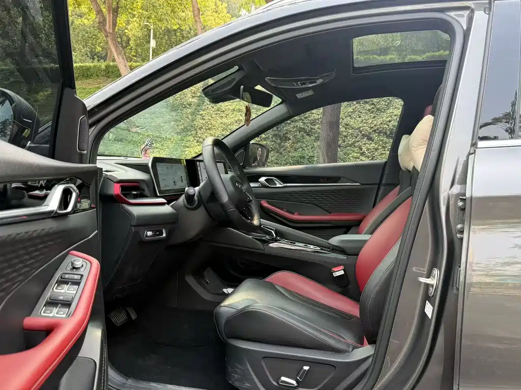 Geely Binyue — миниатюра 7