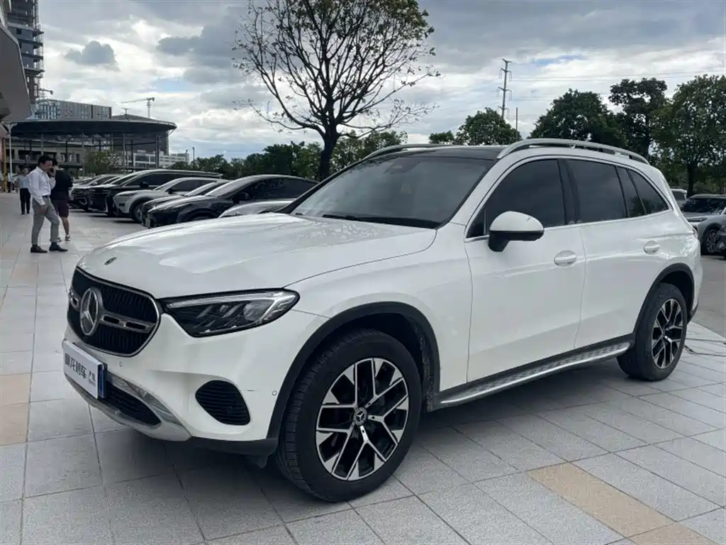 奔驰GLC 2023款 GLC 260 L 4MATIC 动感型 7座 2023