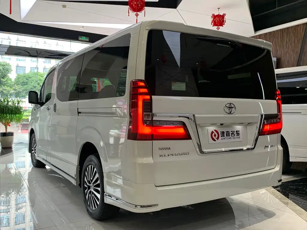 Toyota Granvia(海外) — миниатюра 3